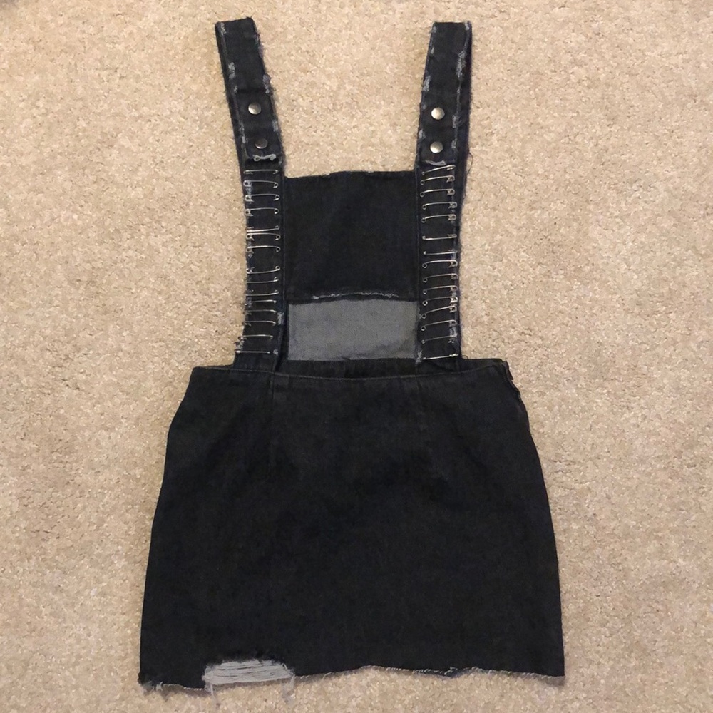 Carmar Safety Pin Jumper